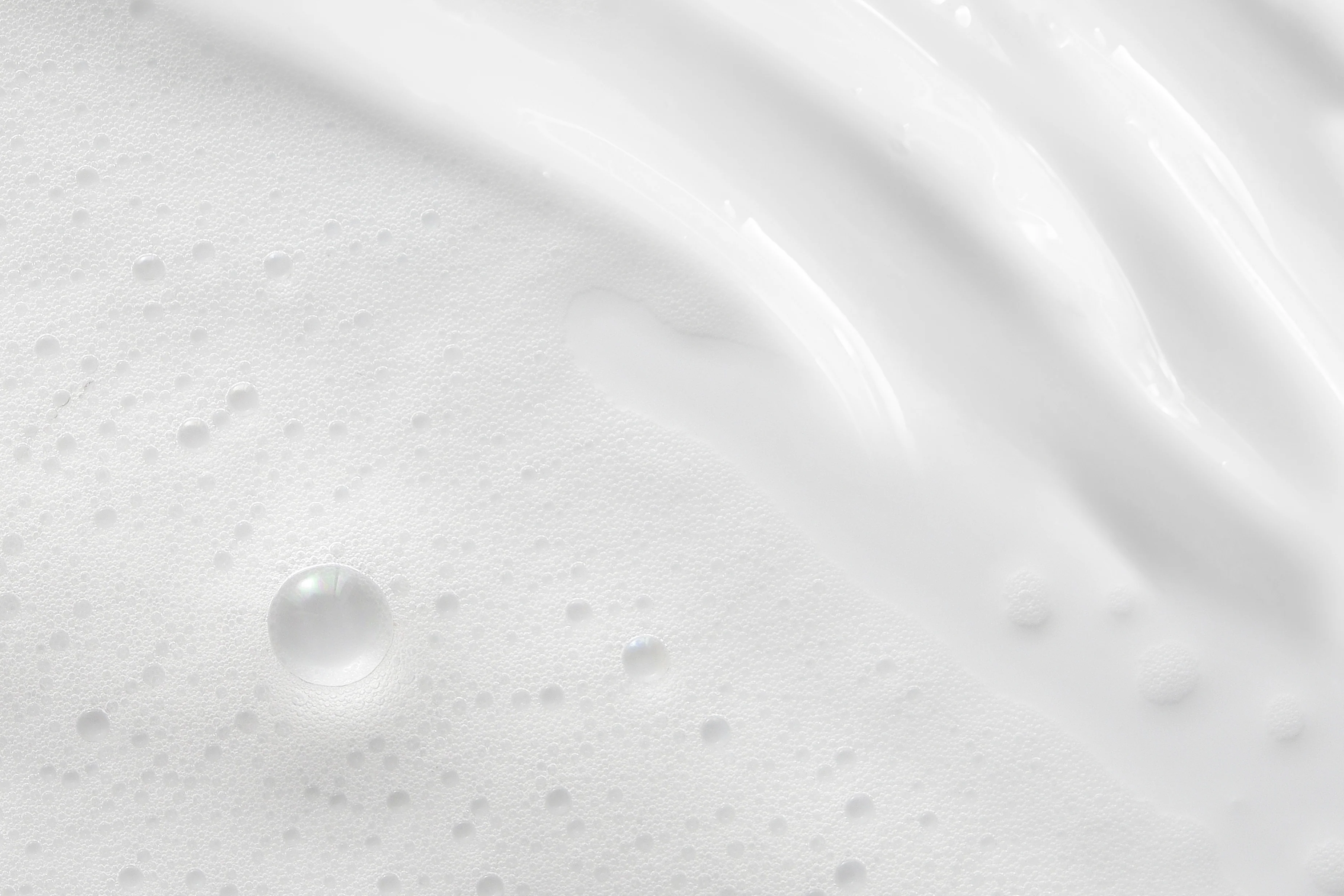 7-in-1 Cleanser & Makeup Remover – Creamy Foam - Image 4